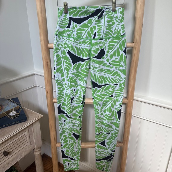 ALO Yoga Pants - Alo Yoga High Waist Airbrush Leggings Green White Tropical Palm Leaf Print Sz S